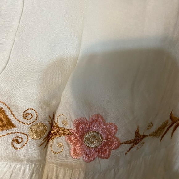 Embroidery Dress - Picture 4 of 5